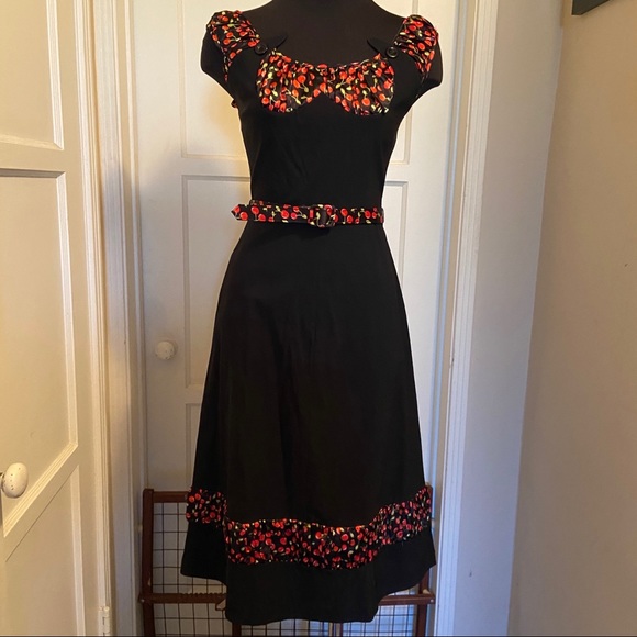 🦄 Bettie Page Bernadette Cherry Dress Medium NWT - Picture 3 of 5